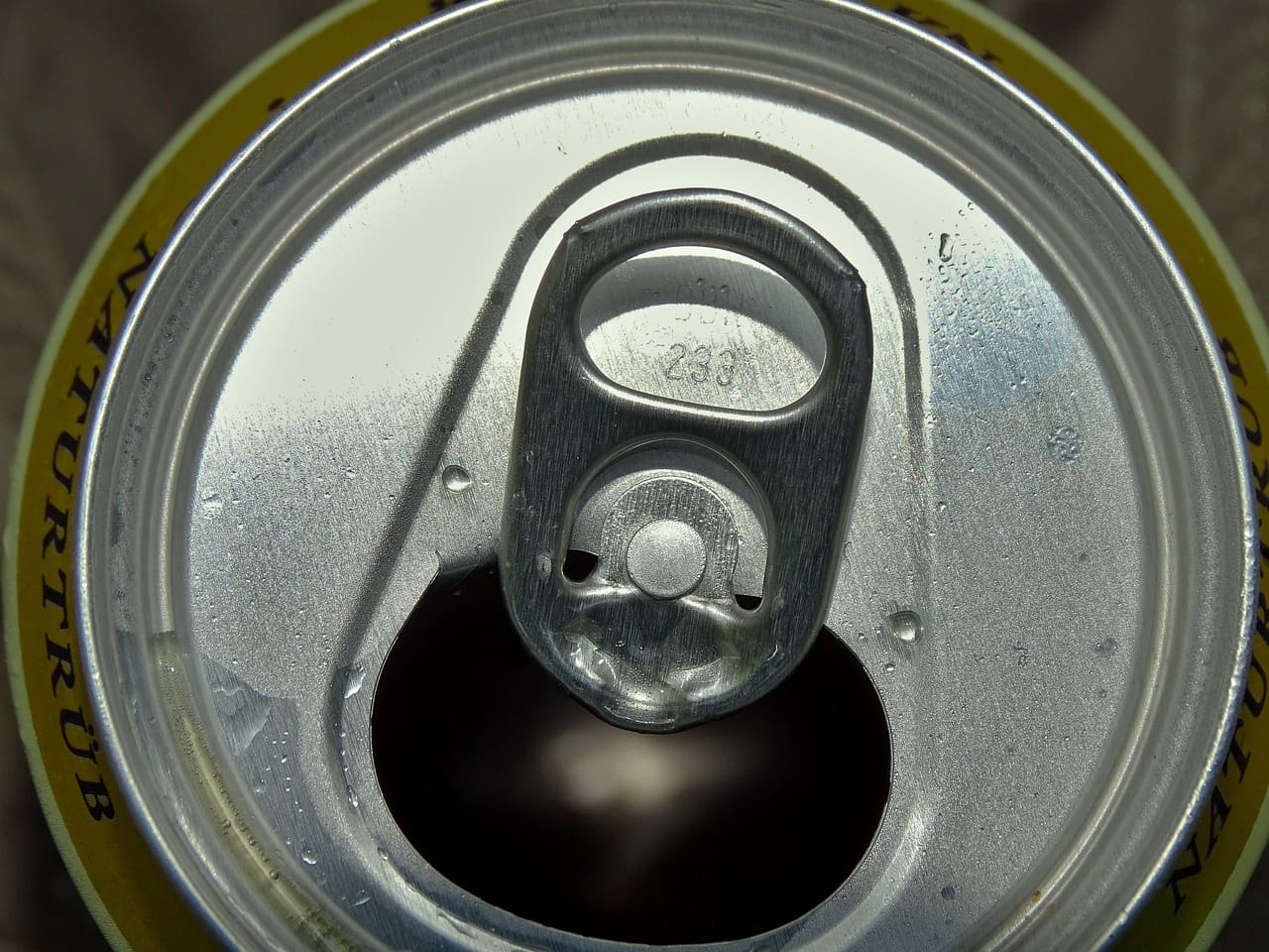 How Do I Use A Hand Can Opener